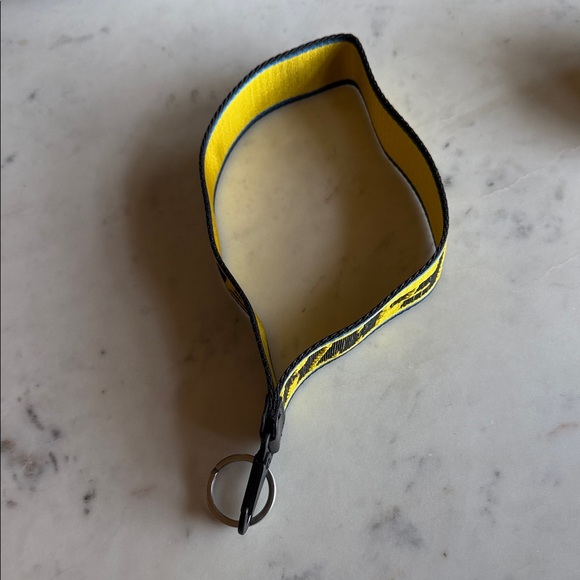 Industrial Clasp Off-White Keychain Yellow/Black Fabric - Picture 9 of 9